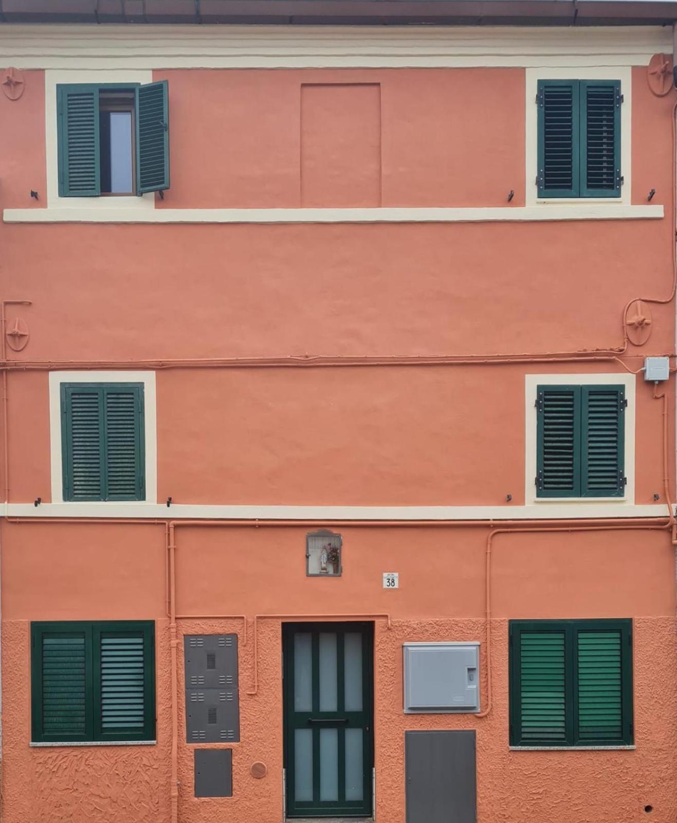 Апартаменты La Via Del Castello Castelferretti Экстерьер фото